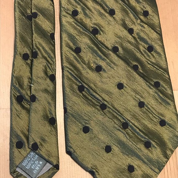 Calvin Klein 100% Silk tie in Olive Green/Bronze Shiny Silk with Black Dots - Picture 1 of 5